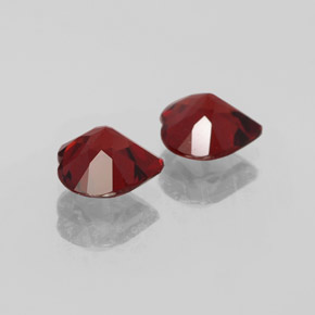 Achetez naturel ct Rouge foncé Grenat Almandin gems, Forme de coeur, En provenance Madagascar chez GemSelect. En stock, livraison internationale!