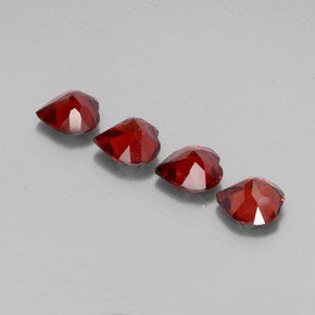 Achetez naturel ct Rouge foncé Grenat Almandin gems, Forme de coeur, En provenance Brésil chez GemSelect. En stock, livraison internationale!