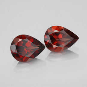 Achetez naturel ct Rouge foncé Grenat Almandin gems, En forme de poire, En provenance Madagascar chez GemSelect. En stock, livraison internationale!