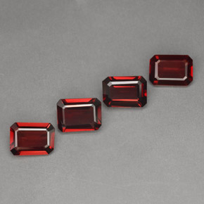 Achetez naturel ct Rouge foncé Grenat Almandin gems, Taille émeraude, En provenance Madagascar chez GemSelect. En stock, livraison internationale!