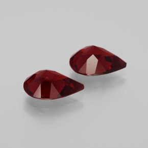 Achetez naturel ct Rouge foncé Grenat Almandin gems, En forme de poire, En provenance Madagascar chez GemSelect. En stock, livraison internationale!