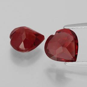 Achetez naturel ct Rouge foncé Grenat Almandin gems, Forme de coeur, En provenance Madagascar chez GemSelect. En stock, livraison internationale!