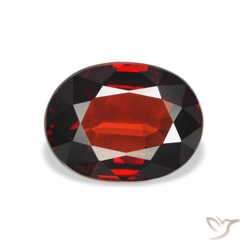 Grenat Almandin Rouge foncé naturelle ovale, 3.14 ct, VVS-VS