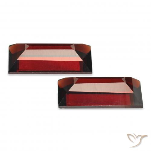 Shop natural 3.53ct Rouge foncé Grenat Almandin gems, Baquette, from Mozambique at GemSelect. In stock, global shipping!