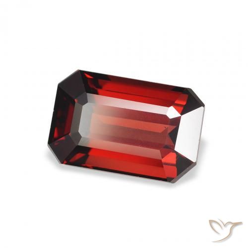 Grenat Almandin Rouge foncé naturelle Octogone / coupe Émeraude, 2.38 ct, VVS-VS