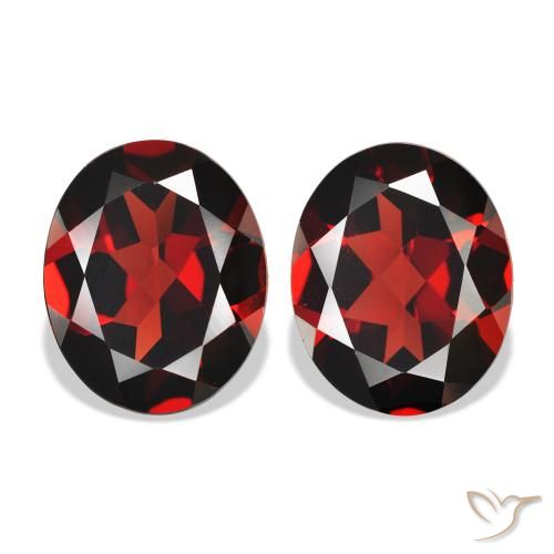 7.82ctw Naturel Rouge foncé Grenat almandin, ovale, VVS-VS