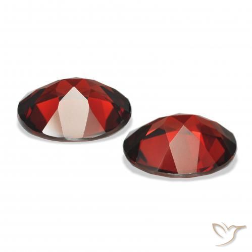 Shop natural 7.82ct Rouge foncé Grenat Almandin gems, ovale, from Mozambique at GemSelect. In stock, global shipping!