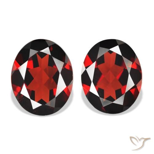 7.57ctw Naturel Rouge sang profond Grenat almandin, ovale, VVS-VS