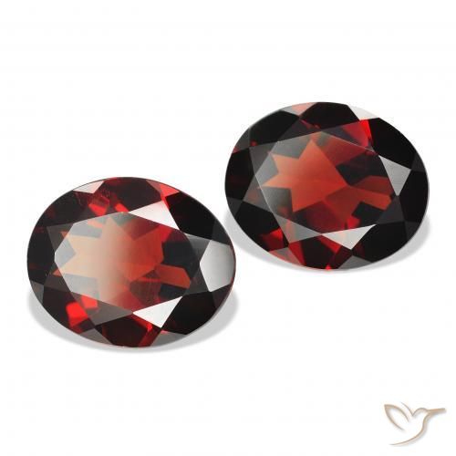 Shop natural 7.57ct Rouge sang profond Grenat Almandin gems, ovale, from Mozambique at GemSelect. In stock, global shipping!