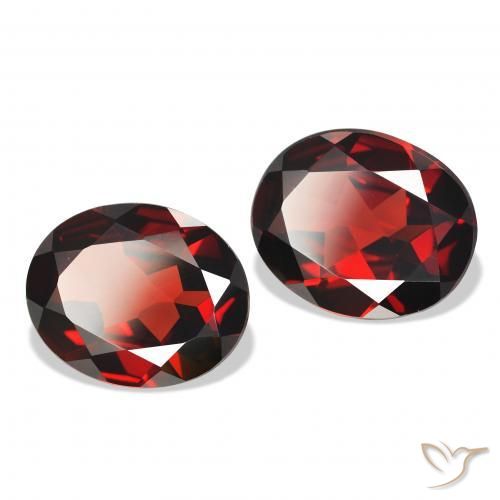 Shop natural 7.00ct Rouge foncé Grenat Almandin gems, ovale, from Mozambique at GemSelect. In stock, global shipping!