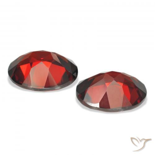Shop natural 7.87ct Rouge foncé Grenat Almandin gems, ovale, from Mozambique at GemSelect. In stock, global shipping!