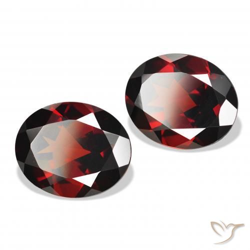 Shop natural 7.73ct Rouge foncé Grenat Almandin gems, ovale, from Mozambique at GemSelect. In stock, global shipping!