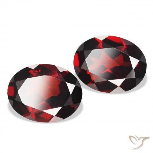 Shop natural 4.26ct Rouge foncé Grenat Almandin gems, ovale, from Mozambique at GemSelect. In stock, global shipping!