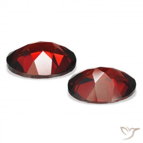 Shop natural 4.26ct Rouge foncé Grenat Almandin gems, ovale, from Mozambique at GemSelect. In stock, global shipping!