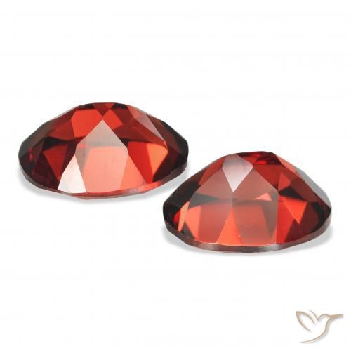 Shop natural 4.79ct Rouge sang profond Grenat Almandin gems, ovale, from Mozambique at GemSelect. In stock, global shipping!