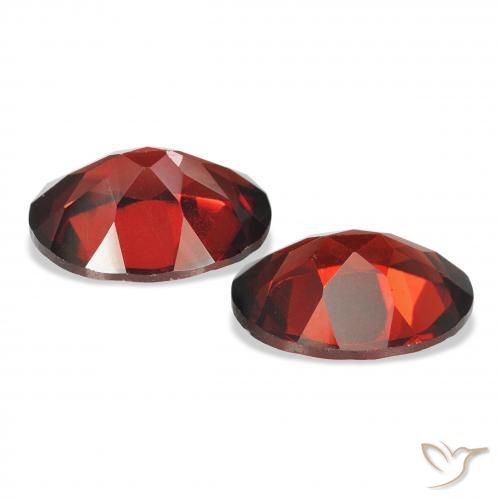 Shop natural 4.16ct Rouge sang profond Grenat Almandin gems, ovale, from Mozambique at GemSelect. In stock, global shipping!