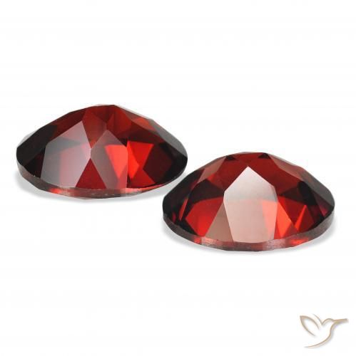 Shop natural 4.72ct Rouge foncé Grenat Almandin gems, ovale, from Mozambique at GemSelect. In stock, global shipping!
