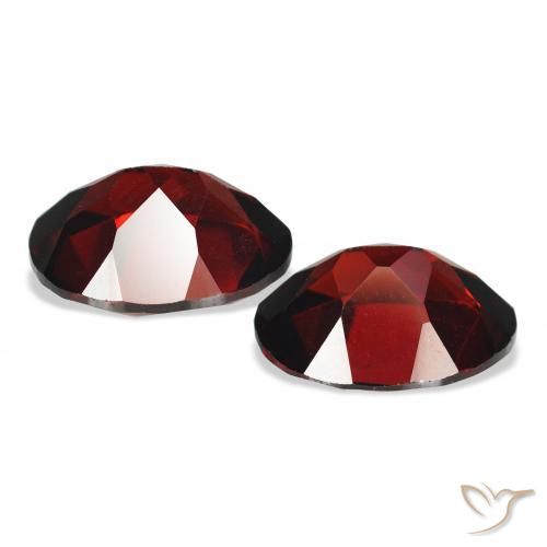 Shop natural 4.51ct Rouge sang profond Grenat Almandin gems, ovale, from Mozambique at GemSelect. In stock, global shipping!