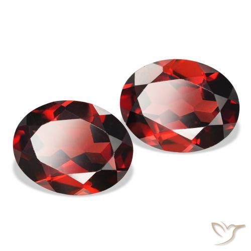 Shop natural 4.09ct Rouge foncé Grenat almandin gems, ovale, from Mozambique at GemSelect. In stock, global shipping!