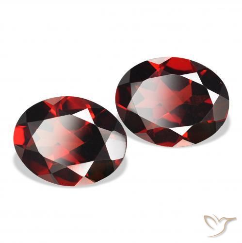 Shop natural 3.88ct Rouge foncé Grenat almandin gems, ovale, from Mozambique at GemSelect. In stock, global shipping!