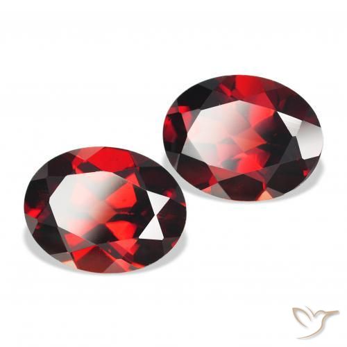 Shop natural 4.48ct Rouge foncé Grenat Almandin gems, ovale, from Mozambique at GemSelect. In stock, global shipping!