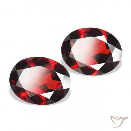 Shop natural 3.91ct Rouge foncé Grenat Almandin gems, ovale, from Mozambique at GemSelect. In stock, global shipping!