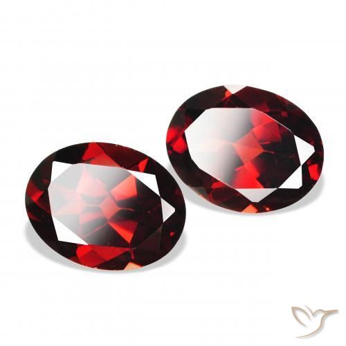 Shop natural 4.33ct Rouge foncé Grenat Almandin gems, ovale, from Mozambique at GemSelect. In stock, global shipping!