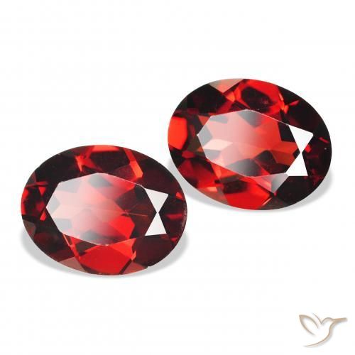 Shop natural 4.33ct Rouge foncé Grenat Almandin gems, ovale, from Mozambique at GemSelect. In stock, global shipping!