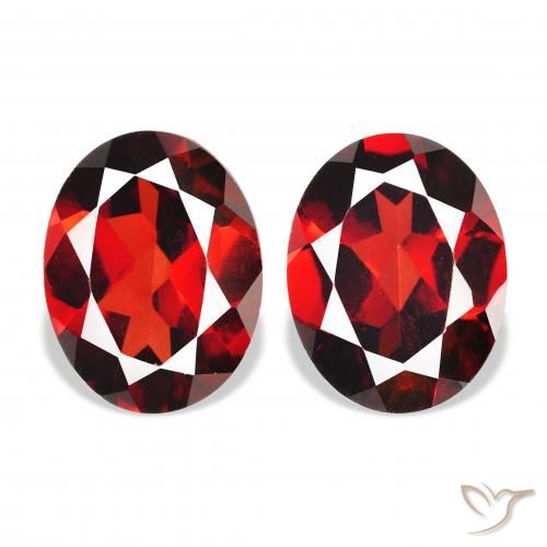 Shop natural 3.99ct Rouge foncé Grenat Almandin gems, ovale, from Mozambique at GemSelect. In stock, global shipping!