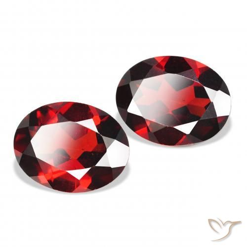 Shop natural 4.46ct Rouge foncé Grenat Almandin gems, ovale, from Mozambique at GemSelect. In stock, global shipping!