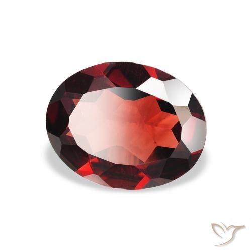 Grenat Almandin Rouge foncé naturelle ovale, 1.72 ct, VVS-VS