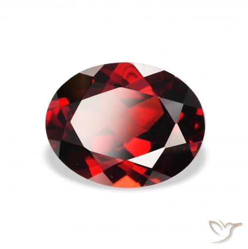 Grenat Almandin Rouge sang profond naturelle ovale, 2.38 ct, VS