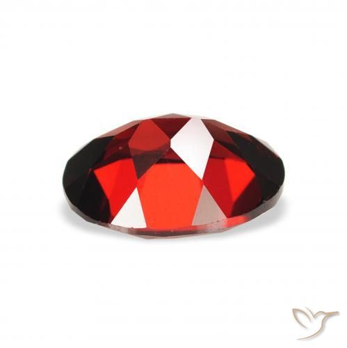 Grenat Almandin Rouge sang profond naturelle ovale, 2.35 ct, VVS-VS
