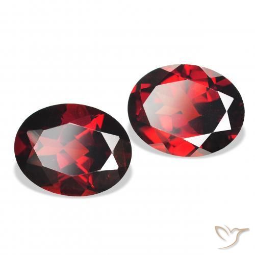 Shop natural 4.27ct Rouge foncé Grenat Almandin gems, ovale, from Mozambique at GemSelect. In stock, global shipping!