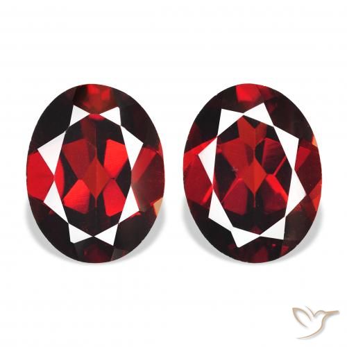 4.41ctw Naturel Rouge sang profond Grenat Almandin, ovale, VVS-VS