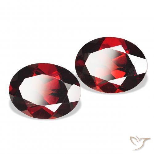 Shop natural 4.41ct Rouge sang profond Grenat Almandin gems, ovale, from Mozambique at GemSelect. In stock, global shipping!