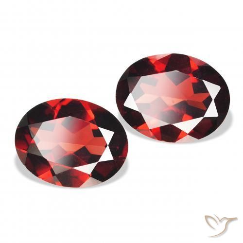 Shop natural 3.85ct Rouge sang profond Grenat Almandin gems, ovale, from Mozambique at GemSelect. In stock, global shipping!
