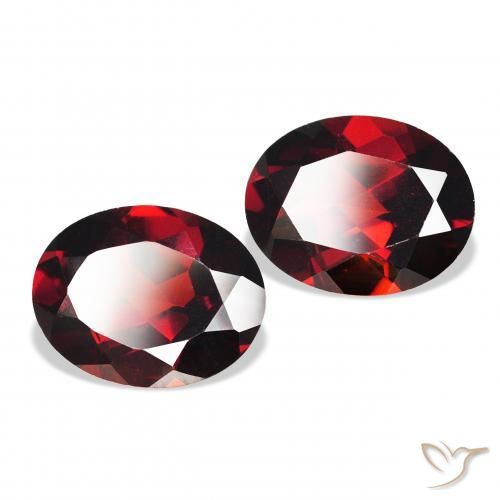 Shop natural 4.50ct Rouge sang profond Grenat Almandin gems, ovale, from Mozambique at GemSelect. In stock, global shipping!