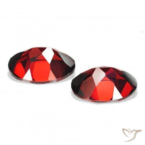 Shop natural 4.61ct Rouge foncé Grenat Almandin gems, ovale, from Mozambique at GemSelect. In stock, global shipping!