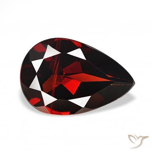 Grenat Almandin Rouge foncé naturelle En forme de poire, 3.20 ct, VS