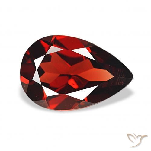 Grenat Almandin Rouge foncé naturelle En forme de poire, 3.30 ct, VS