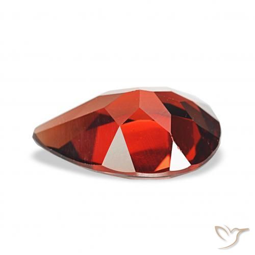 Grenat Almandin Rouge foncé naturelle En forme de poire, 3.30 ct, VS