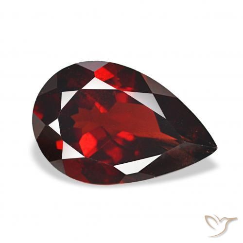 Grenat Almandin Rouge foncé naturelle En forme de poire, 3.61 ct, VS