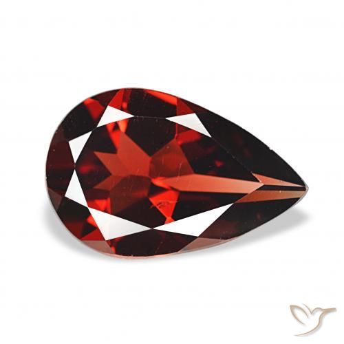 Grenat Almandin Rouge foncé naturelle En forme de poire, 2.80 ct, VS