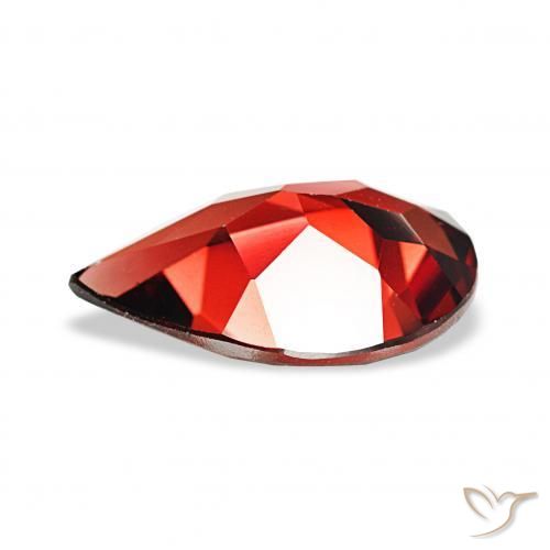 Grenat Almandin Rouge sang profond naturelle En forme de poire, 3.01 ct, VVS