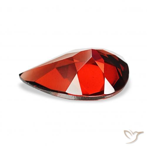 Grenat Almandin Rouge foncé naturelle En forme de poire, 3.13 ct, VVS-VS
