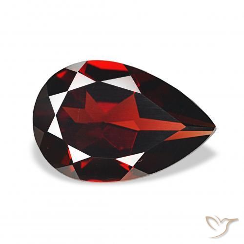 Grenat Almandin Rouge foncé naturelle En forme de poire, 3.30 ct, VVS-VS