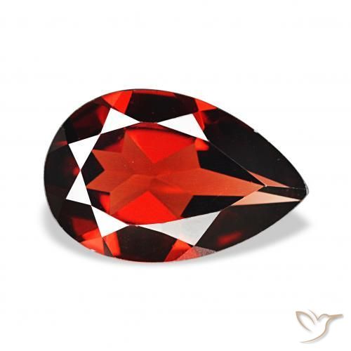 Grenat Almandin Rouge foncé naturelle En forme de poire, 2.90 ct, VVS-VS