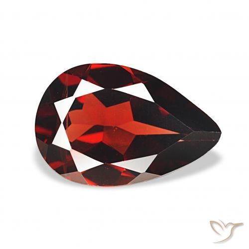 Grenat Almandin Rouge foncé naturelle En forme de poire, 3.04 ct, VVS-VS