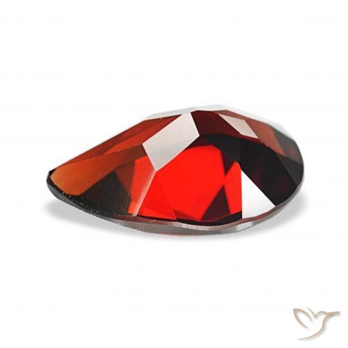 Grenat Almandin Rouge foncé naturelle En forme de poire, 3.22 ct, VVS-VS